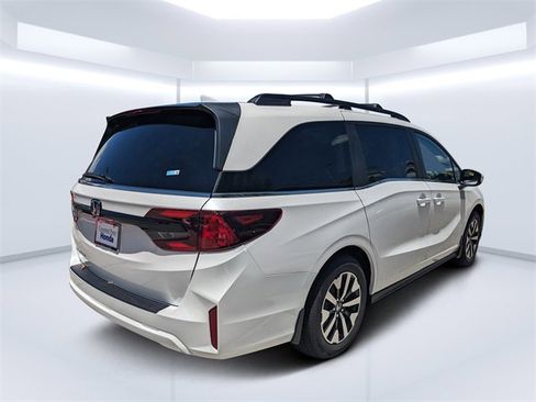 New 2025 Honda Odyssey EX-L image 3