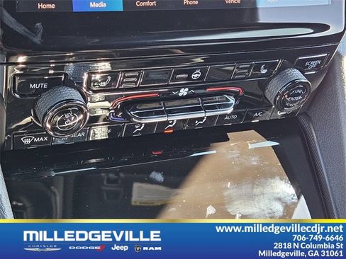 New 2025 Jeep Grand Cherokee Limited w/ Black Appearance Package image 25