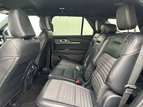 Certified 2025 Ford Explorer ST-Line w/ ST-Line Street Pack image 19