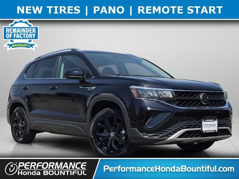 Used 2023 Volkswagen Taos SE w/ Panoramic Sunroof Package AWD/4WD image 1