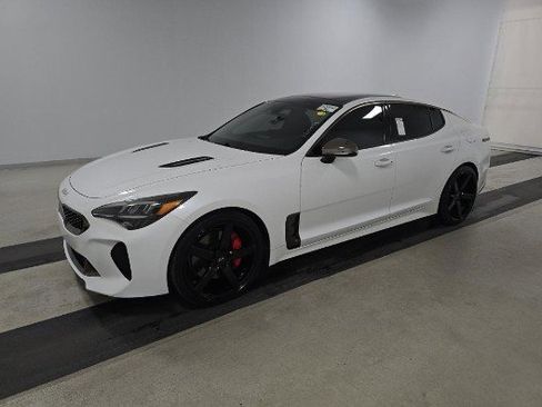 Used 2022 Kia Stinger GT1 image 1