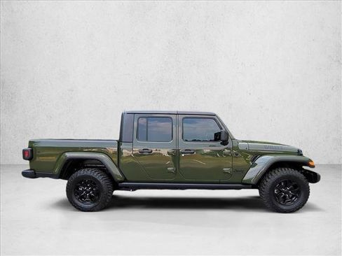 Certified 2023 Jeep Gladiator Sport AWD/4WD image 4