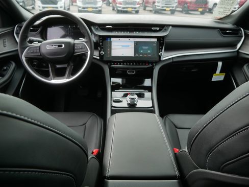 New 2026 Jeep Grand Cherokee L Limited AWD/4WD image 8