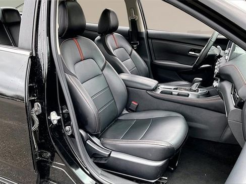 Used 2024 Nissan Sentra SR w/ SR Premium Package image 25