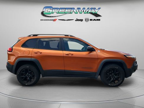 Used 2016 Jeep Cherokee Trailhawk w/ Comfort/Convenience Group image 4