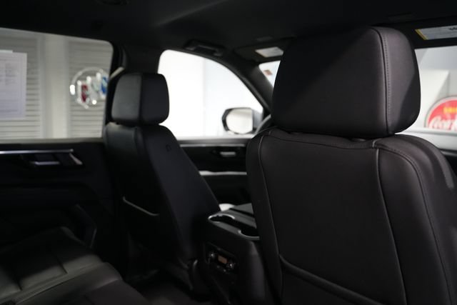 Used 2025 Chevrolet Suburban Z71 AWD/4WD image 22