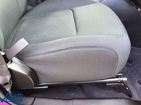 Used 2022 Jeep Wrangler Unlimited Sahara w/ Cold Weather Group image 22