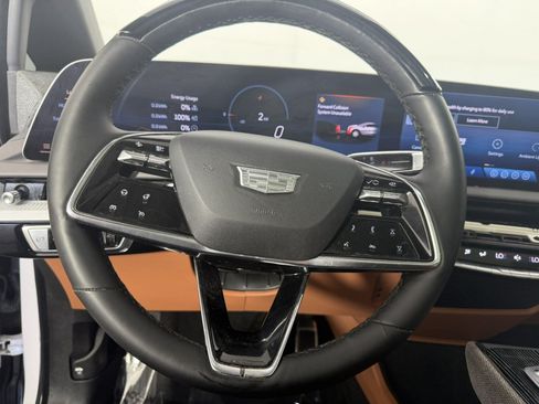 Used 2025 Cadillac Optiq Luxury 2 AWD/4WD image 17