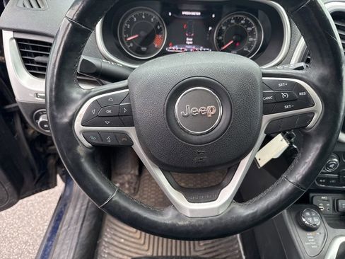 Used 2014 Jeep Cherokee Trailhawk AWD/4WD image 12