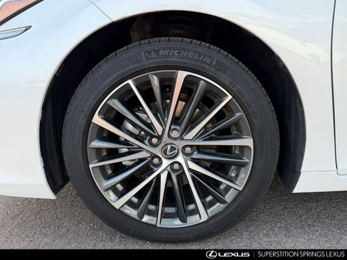 Certified 2025 Lexus ES 300h w/ Premium Package image 7