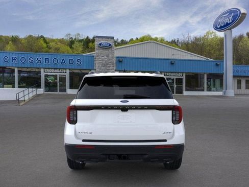 New 2025 Ford Explorer Active image 5