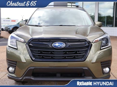 Used 2023 Subaru Forester Premium AWD/4WD image 8