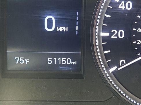 Used 2020 Hyundai Santa Fe SE image 13