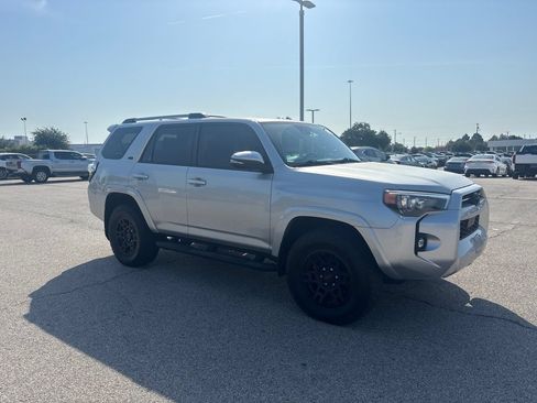 Used 2023 Toyota 4Runner SR5 Premium w/ Moonroof Package AWD/4WD image 3