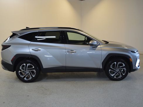 Used 2026 Hyundai Tucson Limited AWD/4WD image 2