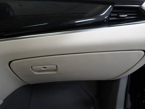 Used 2023 Cadillac XT6 Premium Luxury image 39