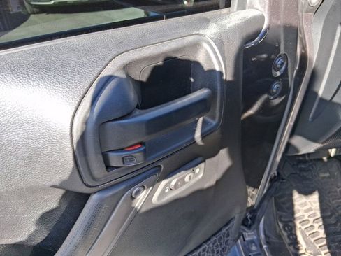 Used 2016 Jeep Wrangler Unlimited Sport image 9