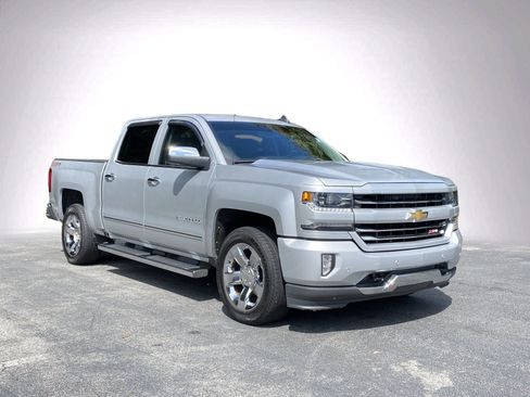 Used 2017 Chevrolet Silverado 1500 LTZ Z71 w/ LTZ Plus Package AWD/4WD image 2