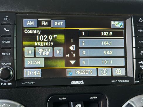 Used 2016 Jeep Wrangler Unlimited Sahara w/ Connectivity Group AWD/4WD image 20