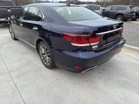 Used 2017 Lexus LS 460 AWD image 5