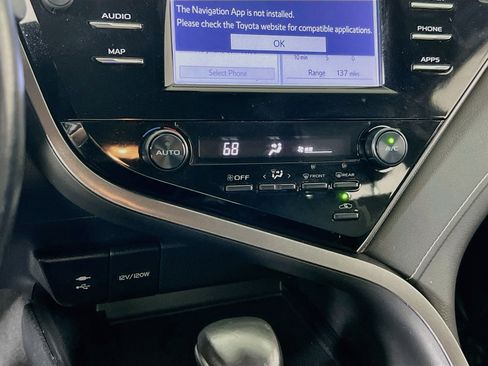 Used 2019 Toyota Camry SE FWD image 15