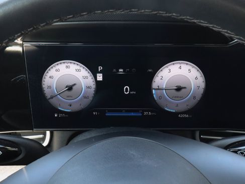 Used 2024 Hyundai Elantra Limited FWD image 28