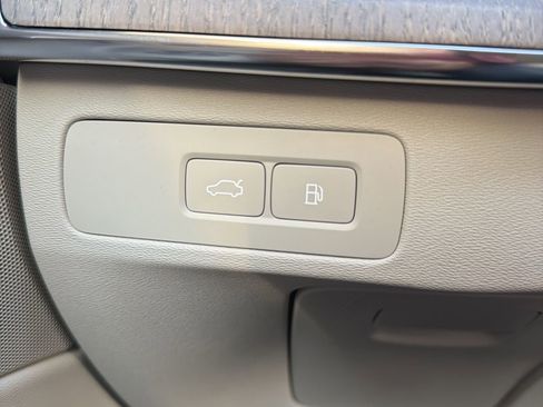 New 2026 Volvo XC90 T8 Ultra w/ Protection Package Premier image 30