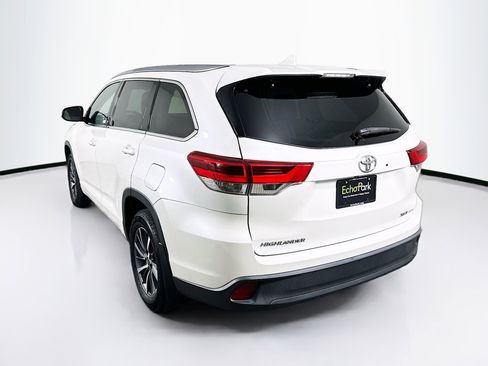 Used 2018 Toyota Highlander XLE image 5