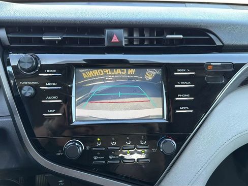 Used 2019 Toyota Camry LE FWD image 19