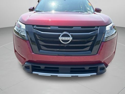 Used 2024 Nissan Pathfinder Platinum FWD image 31