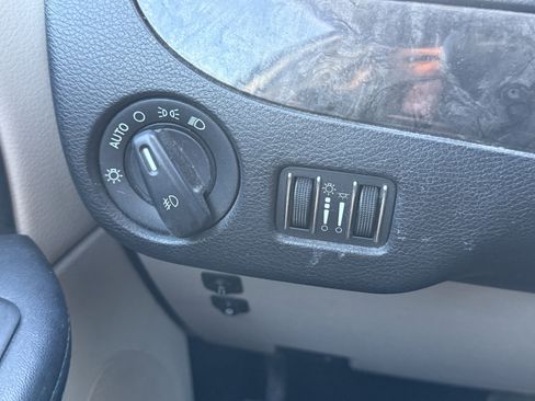 Used 2011 Dodge Grand Caravan Crew w/ Safety Sphere Group image 22