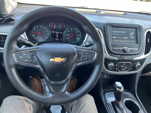 Used 2018 Chevrolet Equinox LT FWD image 28
