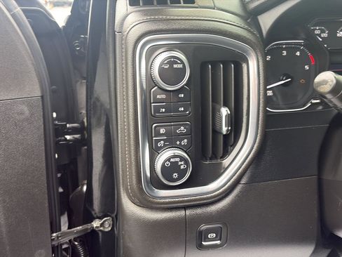 Used 2022 GMC Sierra 3500 SLE w/ SLE Value Package AWD/4WD image 17