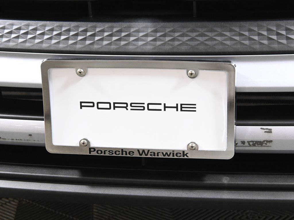 Used 2026 Porsche Macan AWD/4WD image 14