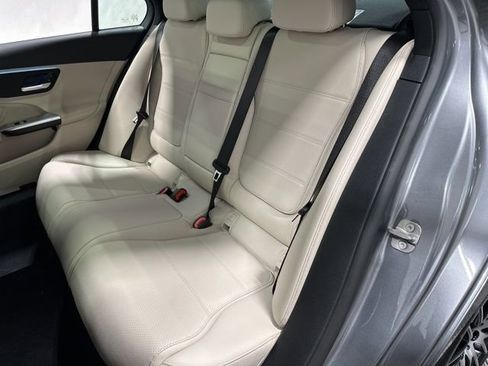 Used 2025 Mercedes-Benz C 300 4MATIC Sedan image 31