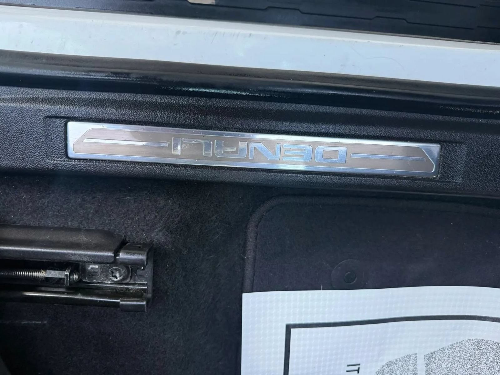 Used 2019 GMC Acadia Denali w/ Technology Package FWD image 31