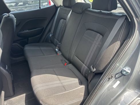 Used 2025 Hyundai Venue SEL FWD image 5