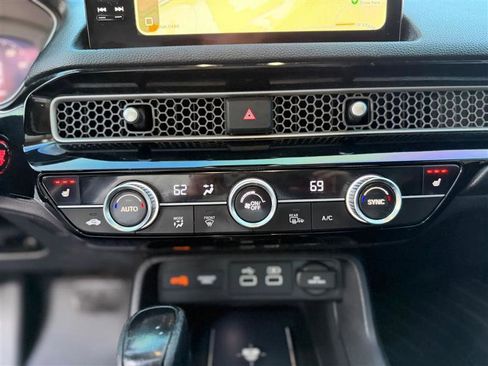 Used 2022 Honda Civic Touring image 25