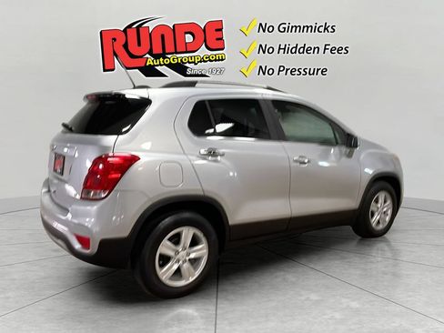 Used 2017 Chevrolet Trax LT w/ LT Convenience Package FWD image 6