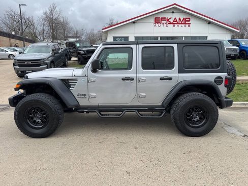 Used 2018 Jeep Wrangler Unlimited Rubicon image 2