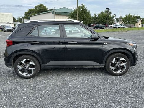 Certified 2023 Hyundai Venue SEL FWD image 9