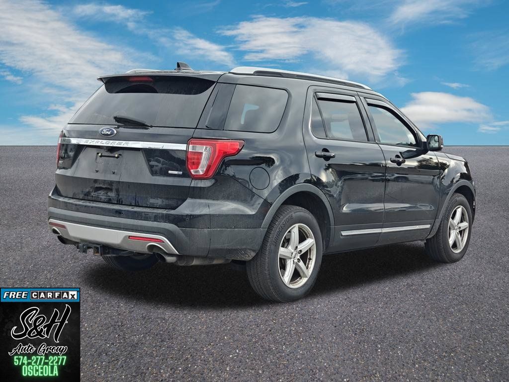 Used 2016 Ford Explorer XLT w/ Equipment Group 202A AWD/4WD image 15