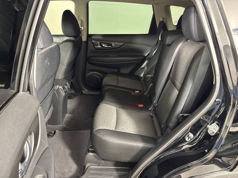 Used 2019 Nissan Rogue SV w/ Premium Package image 31