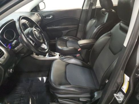 Used 2018 Jeep Compass Latitude w/ Cold Weather Group AWD/4WD image 10