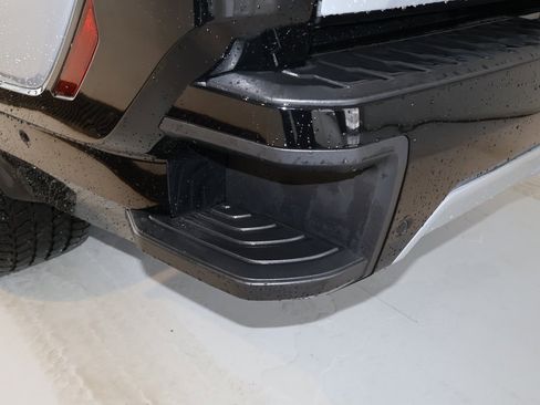 Used 2024 GMC Sierra EV Denali image 32