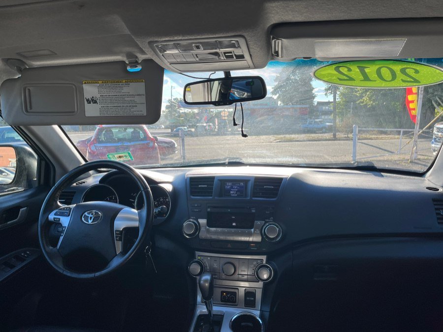 Used 2012 Toyota Highlander SE w/ Tow Pkg AWD/4WD image 15