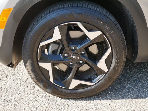 Certified 2024 Kia Seltos EX AWD/4WD image 15