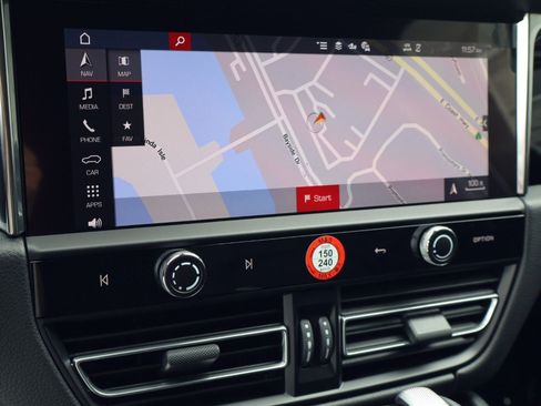 New 2026 Porsche Macan AWD/4WD image 18