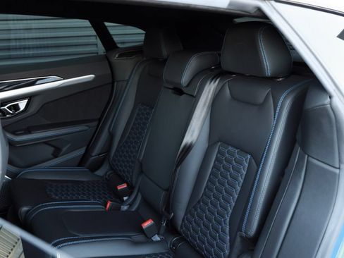 Used 2019 Lamborghini Urus AWD/4WD image 31
