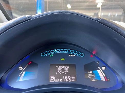 Used 2014 Nissan Leaf S FWD image 19